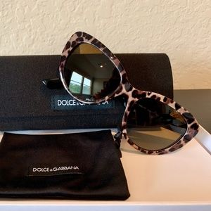 Dolce & Gabbana Sunglasses. Cat eye. Animal Print
